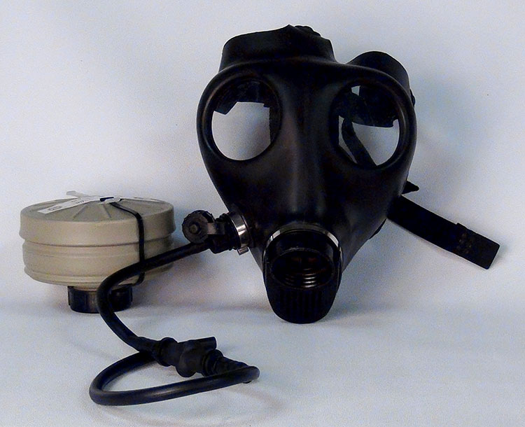 Israeli Adult Gas Mask w/tube