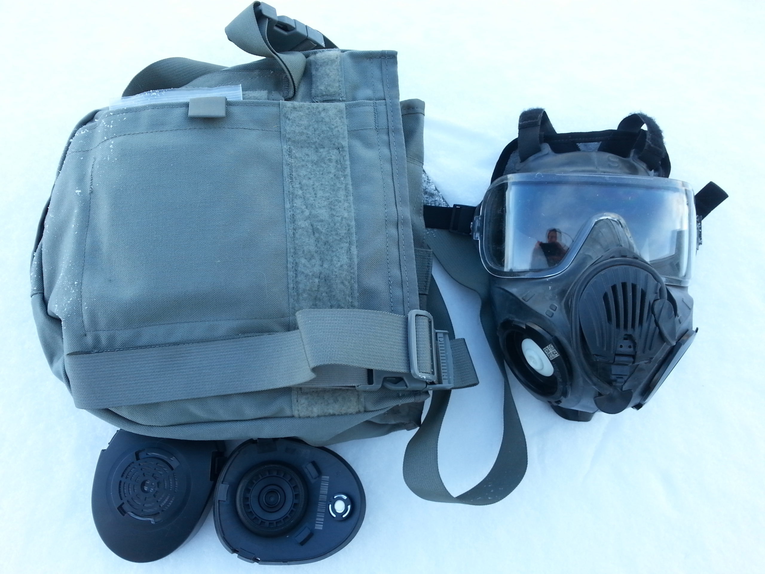 Avon M50 gas mask with filters and carry bag